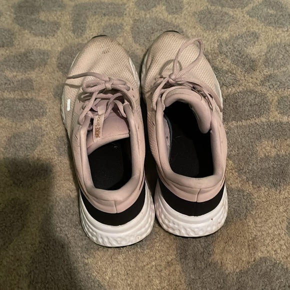 Pink Nikes - Picture 4 of 4